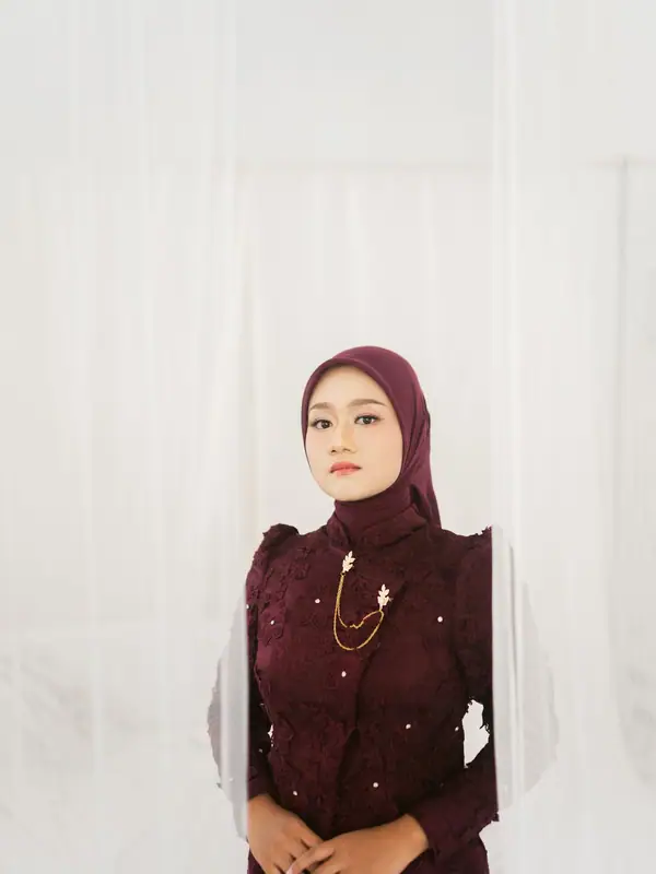 Gamis Brokat Anggur